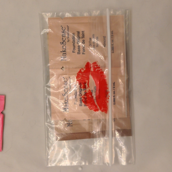 Senegence Sample Packs - Picture 4 of 5